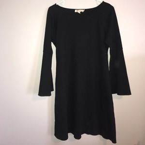 PERFECT LITTLE BLACK DRESS! trumpet sleeve detail